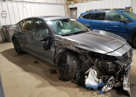 2022 Nissan Altima Sr из США, поврежденный, VIN 1N4BL4CW7NN351995